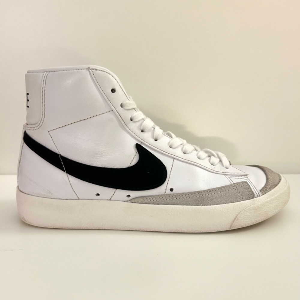 Nike Blazer Mid '77 Woman’s 7 - Picture 3 of 4